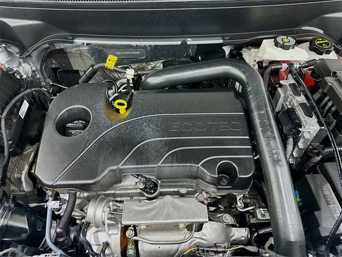 Used 2024 GMC Terrain SLT w/ LPO, Floor Liner Package image 29