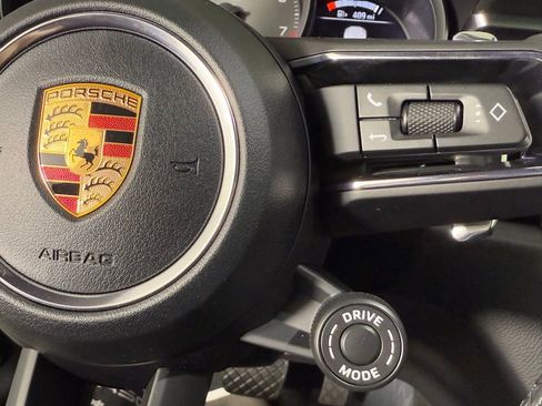 New 2026 Porsche Macan image 37