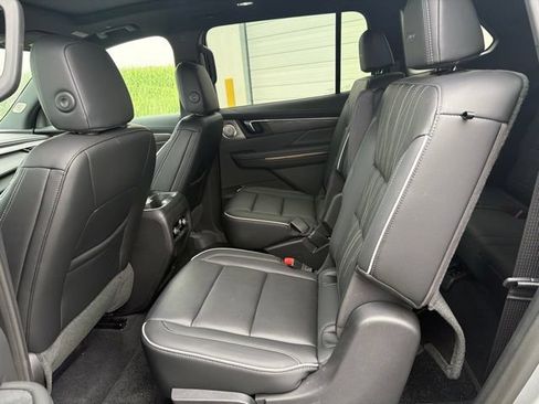 Used 2026 Buick Enclave Avenir w/ Super Cruise Package AWD/4WD image 10