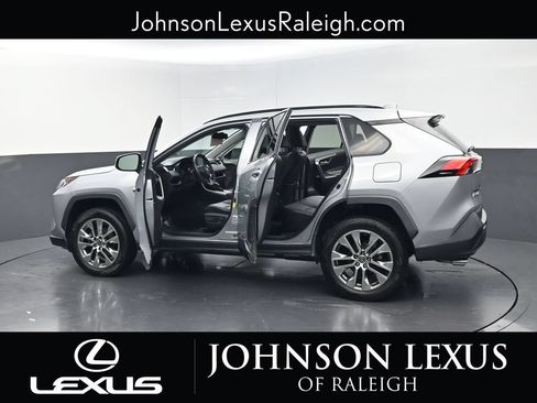 Used 2021 Toyota RAV4 XLE Premium AWD/4WD image 36