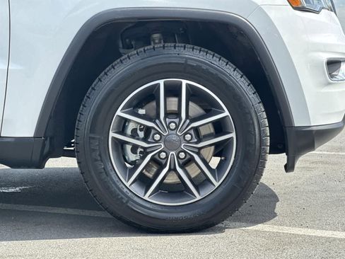 Used 2022 Jeep Grand Cherokee Limited image 42