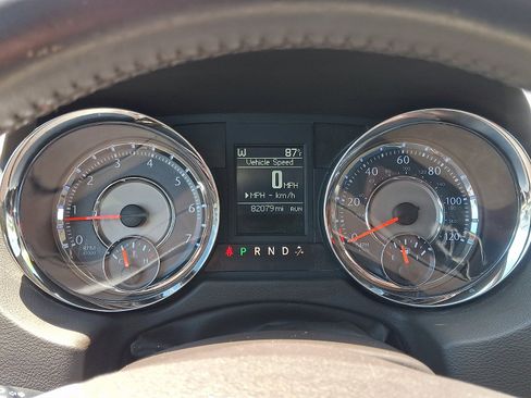 Used 2014 Chrysler Town & Country Touring image 21