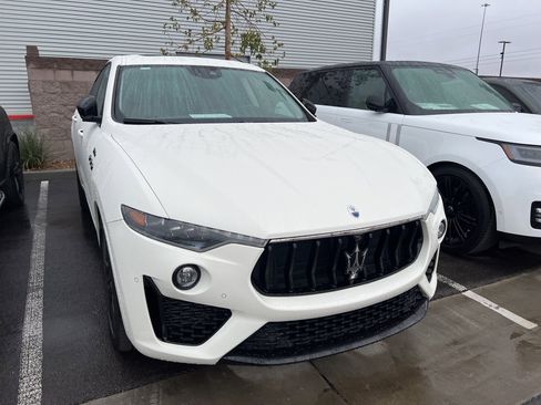 Used 2022 Maserati Levante Modena image 4