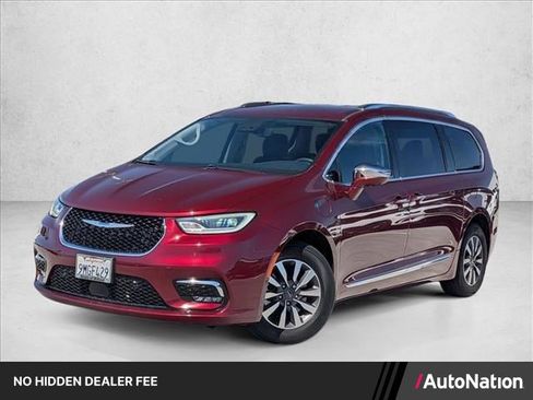 Used 2021 Chrysler Pacifica Limited w/ Premium & Safety Sphere Group FWD image 1