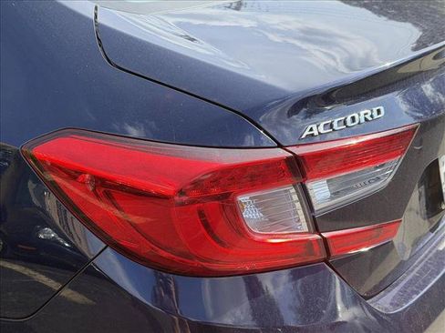 Used 2018 Honda Accord EX-L image 11