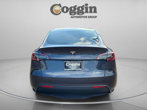 Used 2024 Tesla Model Y Long Range AWD/4WD image 4
