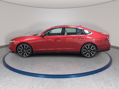 Used 2023 Honda Accord Touring image 8