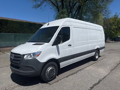 Used 2024 Mercedes-Benz Sprinter 3500 image 1