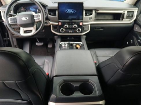Used 2024 Ford Expedition Max XLT image 11