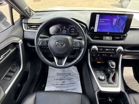 Used 2024 Toyota RAV4 XSE AWD/4WD image 15