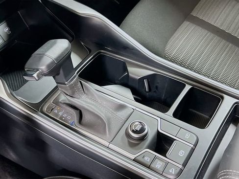 Certified 2025 Kia Sorento LX image 16