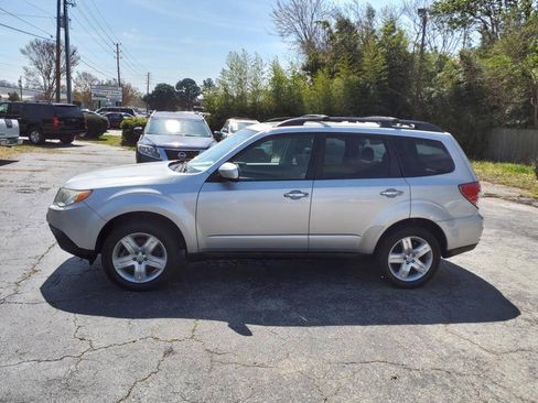 Used 2010 Subaru Forester 2.5X Premium AWD/4WD image 8