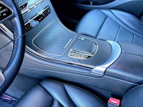 Used 2022 Mercedes-Benz GLC 300 image 17