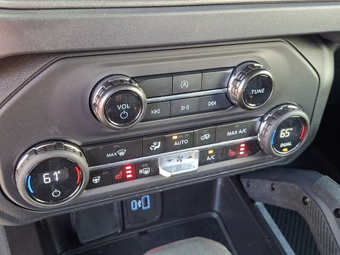 Certified 2025 Ford Bronco Badlands AWD/4WD image 16