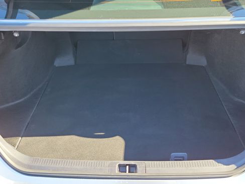 Used 2024 Toyota Camry SE image 9