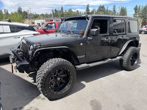 Used 2015 Jeep Wrangler Unlimited Sport w/ Quick Order Package 24S AWD/4WD image 1