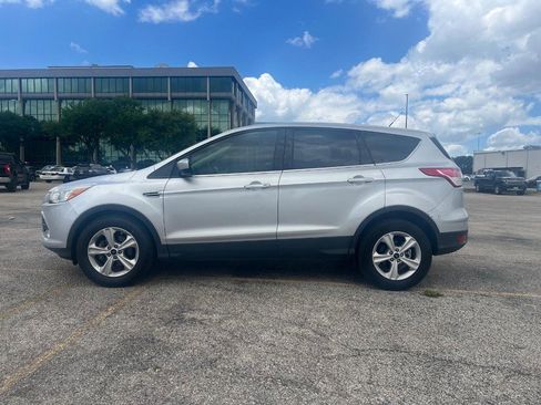 Used 2015 Ford Escape SE FWD image 2