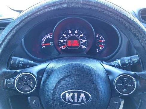 Used 2016 Kia Soul + image 27
