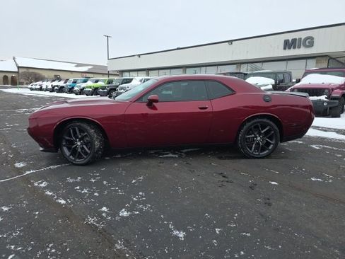 Used 2020 Dodge Challenger SXT w/ Blacktop Package image 3