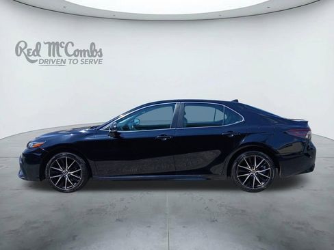 Used 2022 Toyota Camry SE FWD image 2