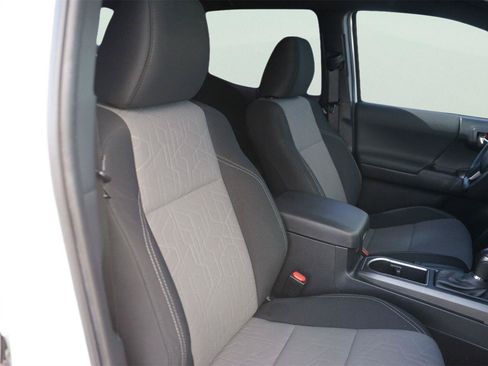 Used 2022 Toyota Tacoma TRD Sport w/ Technology Package RWD image 19