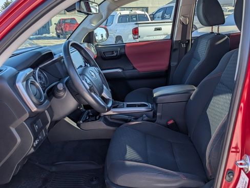 Certified 2021 Toyota Tacoma SR5 image 15