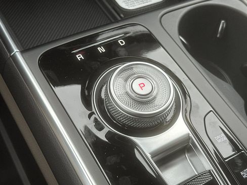 New 2026 Kia Carnival EX FWD image 23