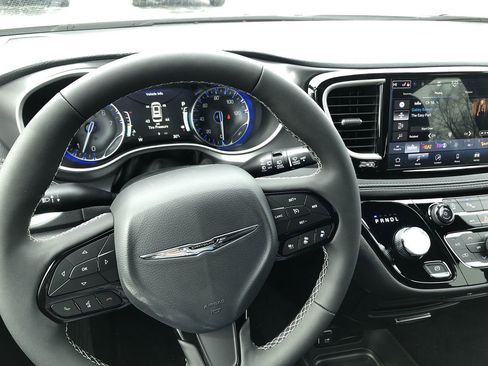 New 2026 Chrysler Pacifica Select image 25