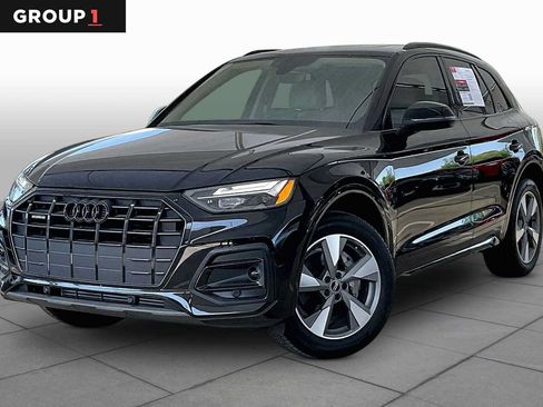 Used 2025 Audi Q5 2.0T Premium w/ Convenience Plus Package AWD/4WD image 1