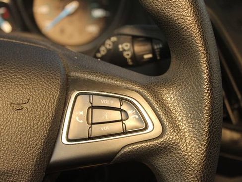 Used 2016 Ford Focus SE FWD image 18