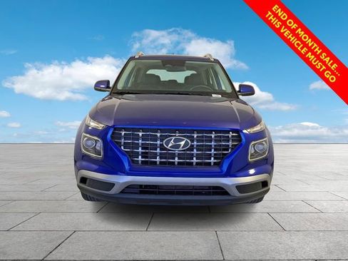 Certified 2025 Hyundai Venue SEL FWD image 3