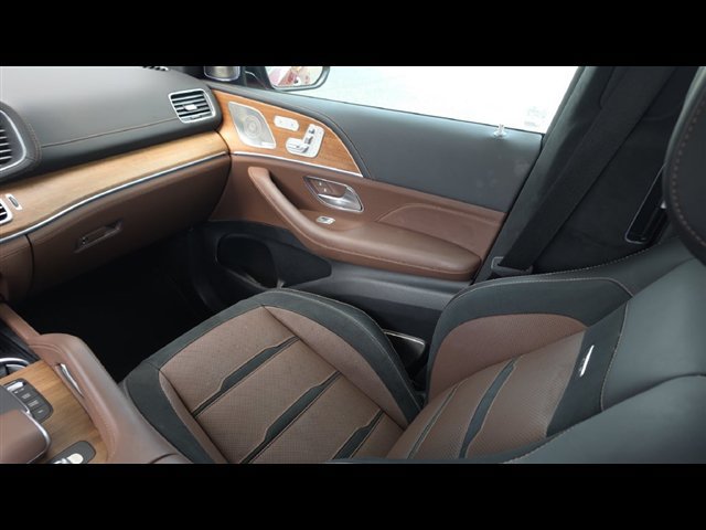 Used 2024 Mercedes-Benz GLS 63 AMG 4MATIC image 27