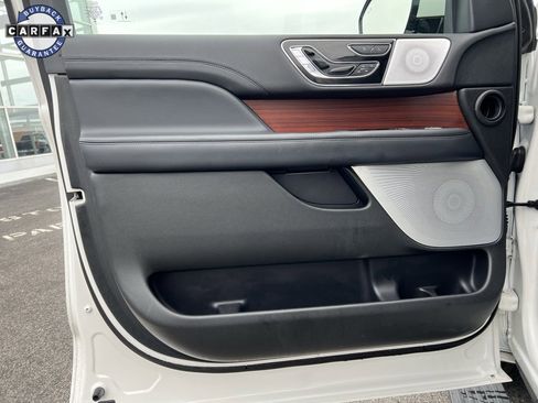 Used 2023 Lincoln Navigator Reserve image 10