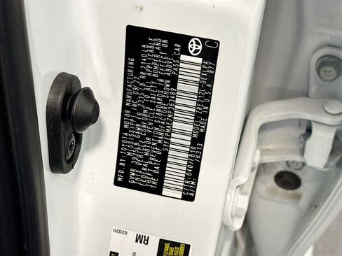 Used 2022 Toyota Corolla LE image 25