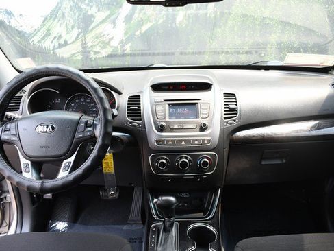 Used 2015 Kia Sorento LX AWD/4WD image 18