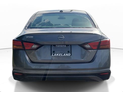 Used 2025 Nissan Altima 2.5 SV FWD image 6