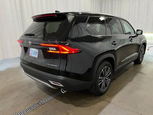 Used 2024 Toyota Grand Highlander AWD Hybrid image 4