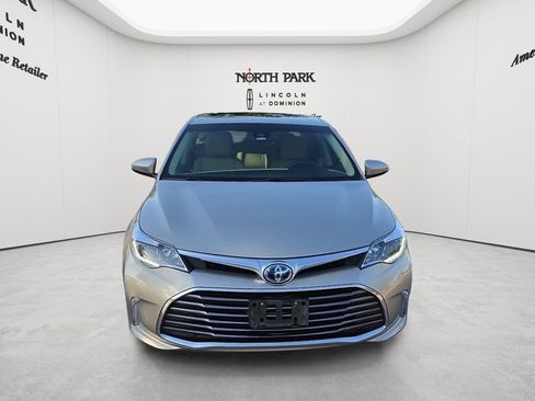 Used 2018 Toyota Avalon Limited FWD image 8