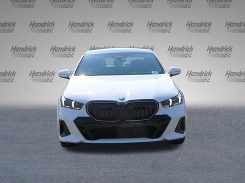 New 2026 BMW 550e xDrive image 8