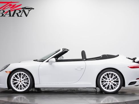 Used 2017 Porsche 911 Carrera RWD image 2