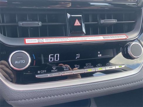 Used 2025 Toyota Corolla SE image 24