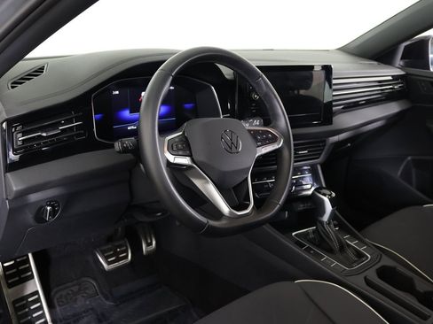 Used 2025 Volkswagen Jetta Sport image 26