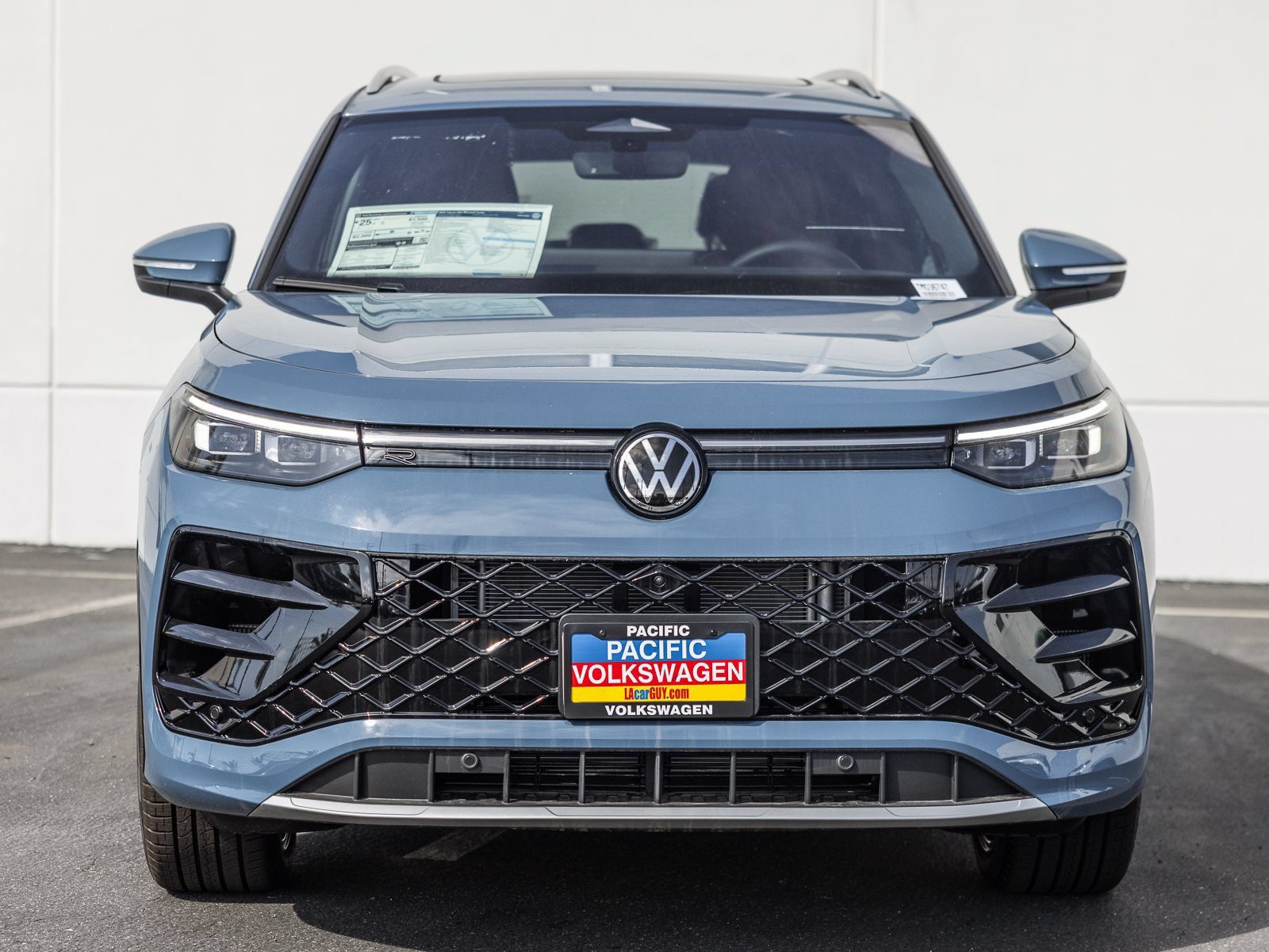 New 2026 Volkswagen Tiguan SEL R-Line AWD/4WD image 2