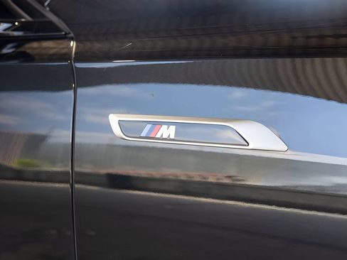 Used 2024 BMW i7 M70 AWD/4WD image 11