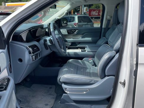 Used 2018 Lincoln Navigator Black Label AWD/4WD image 3