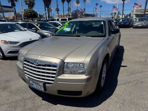 Used 2008 Chrysler 300 LX image 2