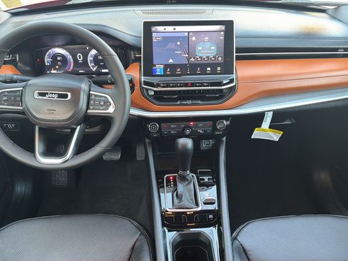 Used 2024 Jeep Compass Limited w/ Elite Group AWD/4WD image 4
