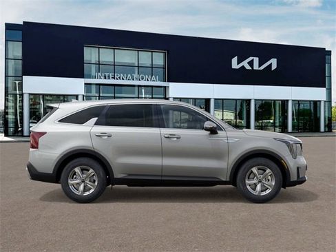 New 2026 Kia Sorento LX image 7
