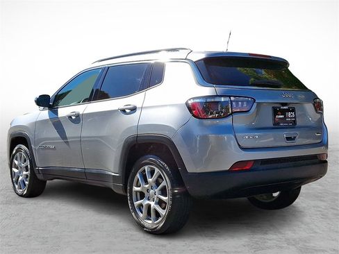 Used 2022 Jeep Compass Latitude image 6