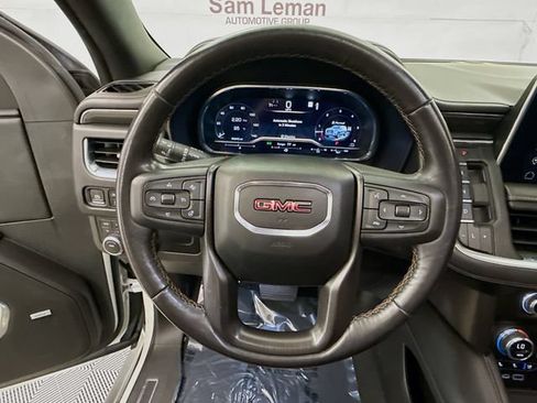 Used 2023 GMC Yukon AT4 w/ AT4 Premium Package AWD/4WD image 12